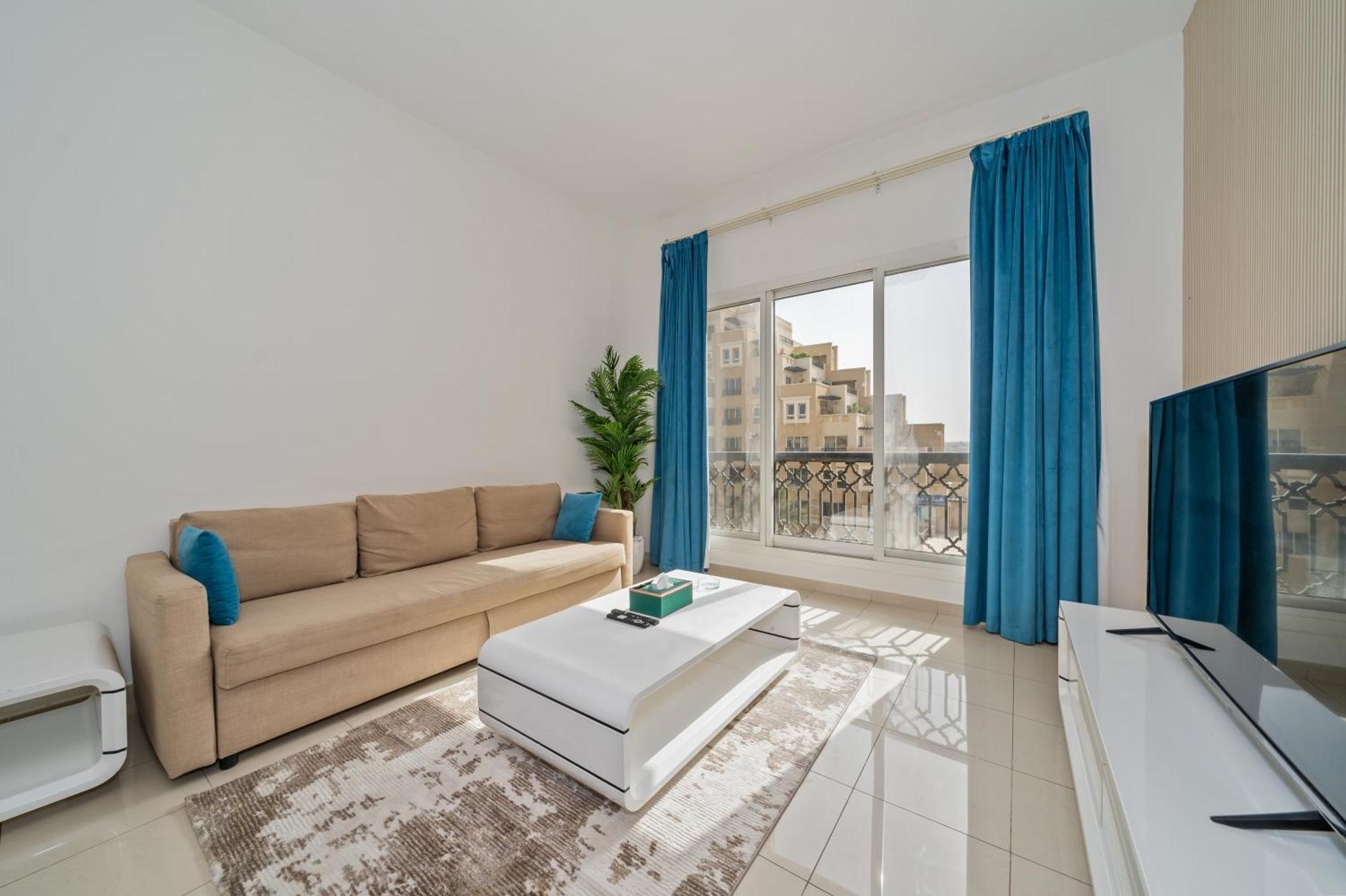 Live So Close To - Al Marjan Island * Ras al-Khaimah