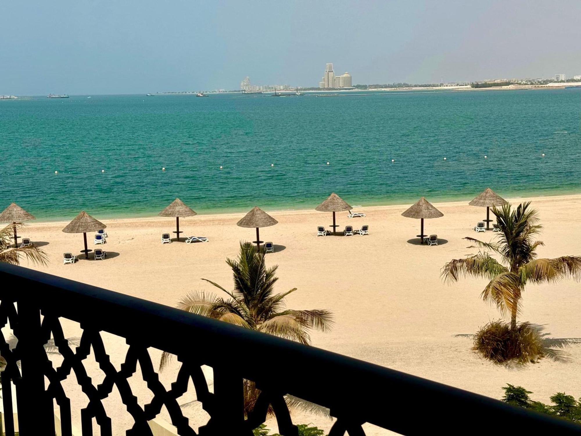 Live So Close To - Al Marjan Island
