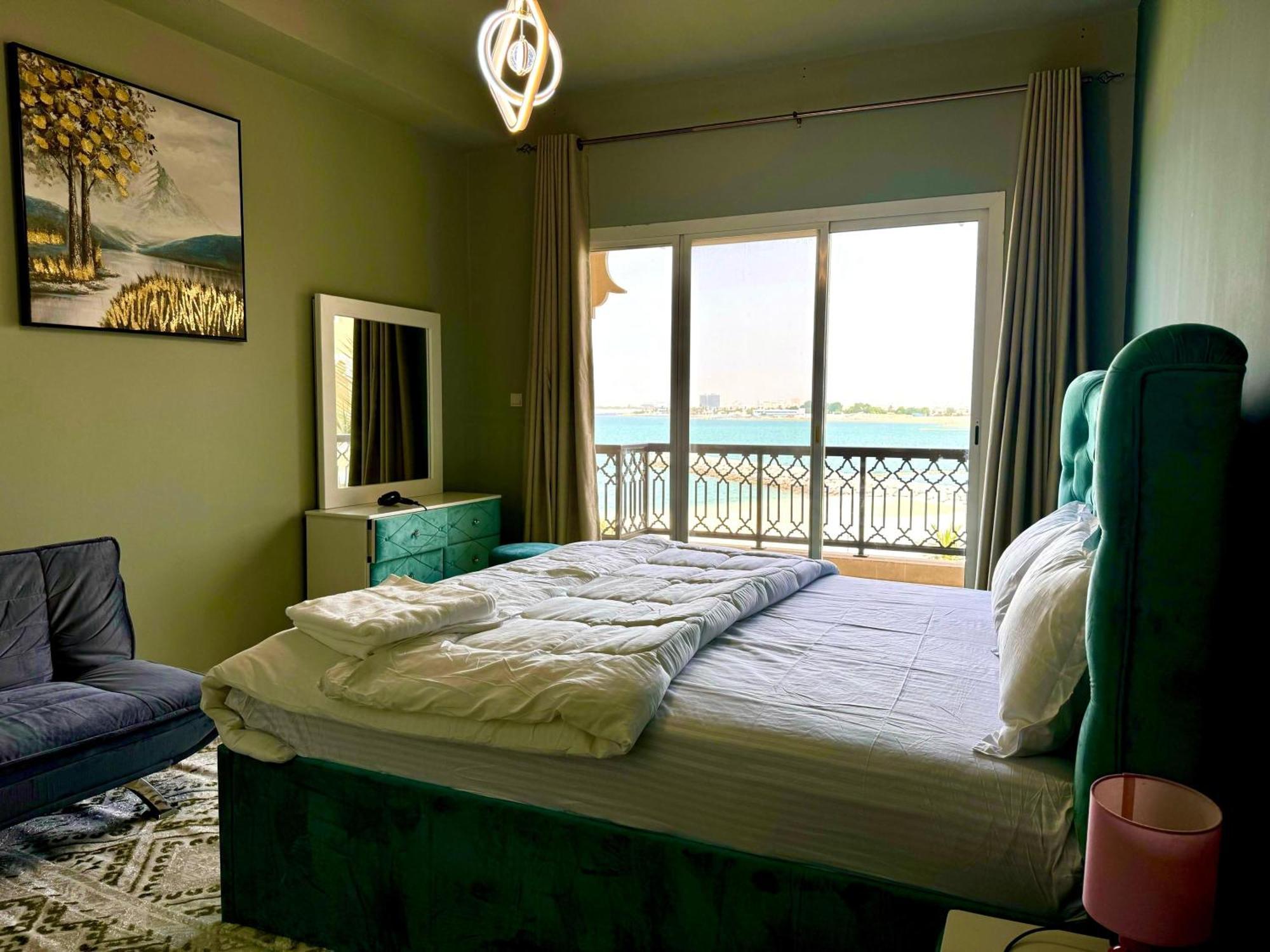 Live So Close To - Al Marjan Island Apartment *
